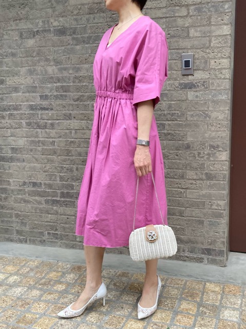 Sea New York シーニューヨークのピンクのワンピース│mari-nishiコーデ アラフィフファッション